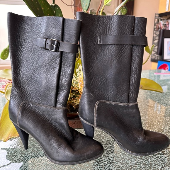 BALENCIAGA BLACK LEATHER MID CALF BOOTIES. 38.5. GUC - Picture 2 of 13